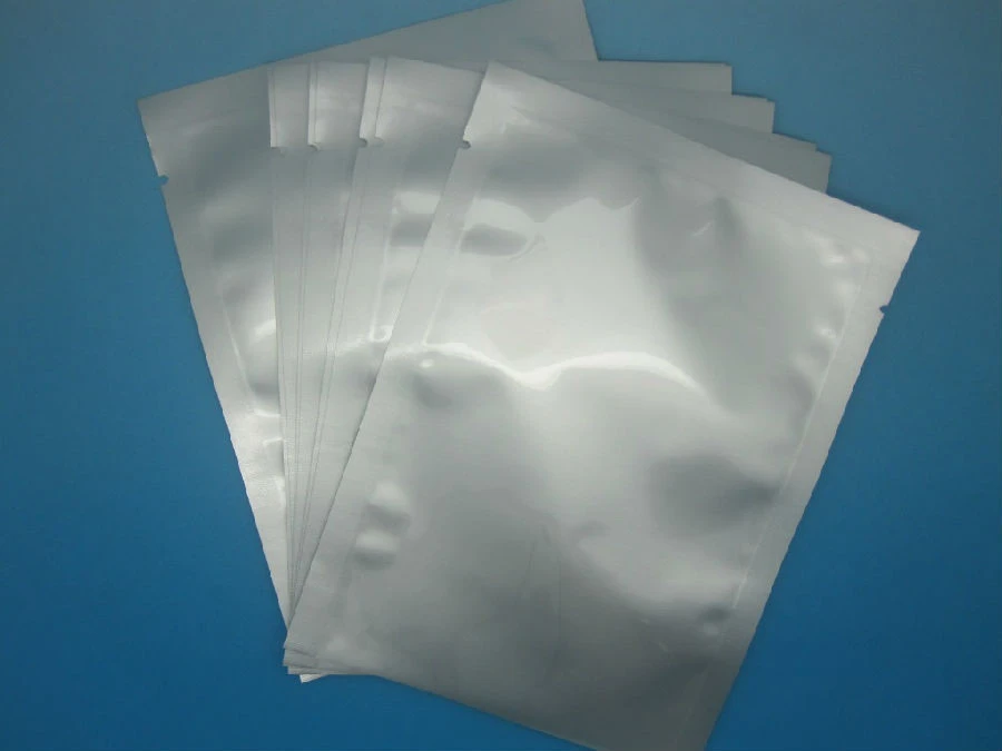 Jaka jest różnica między poszycia folia worki i torby aluminium